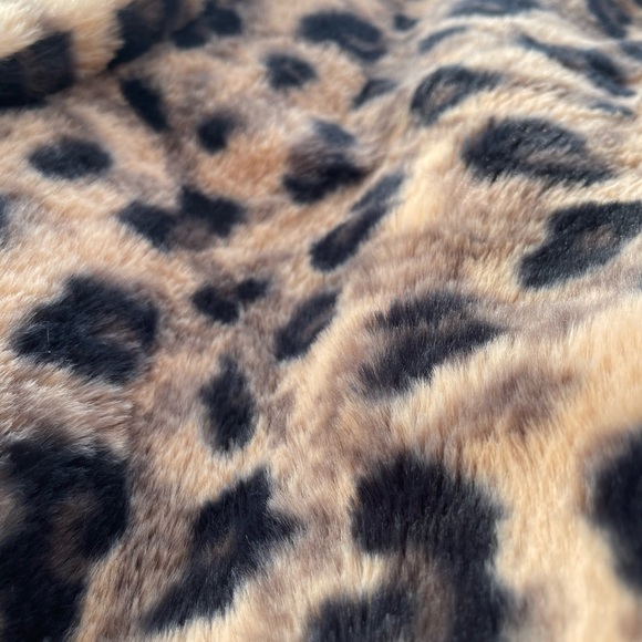 Studio Z - GORGEOUS Leopard print Faux Fur coat, 4X - Picture 6 of 6